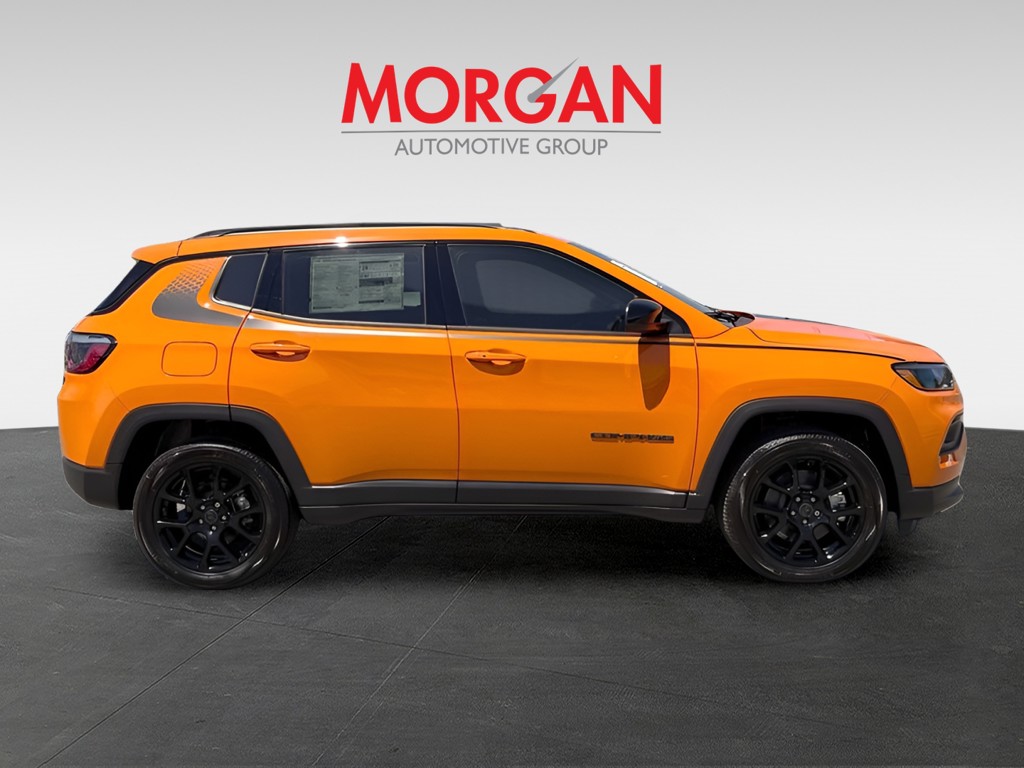 New 2026  Jeep Latitude image 2