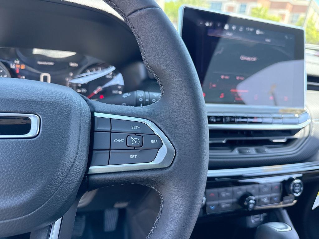 New 2026  Jeep Latitude image 14