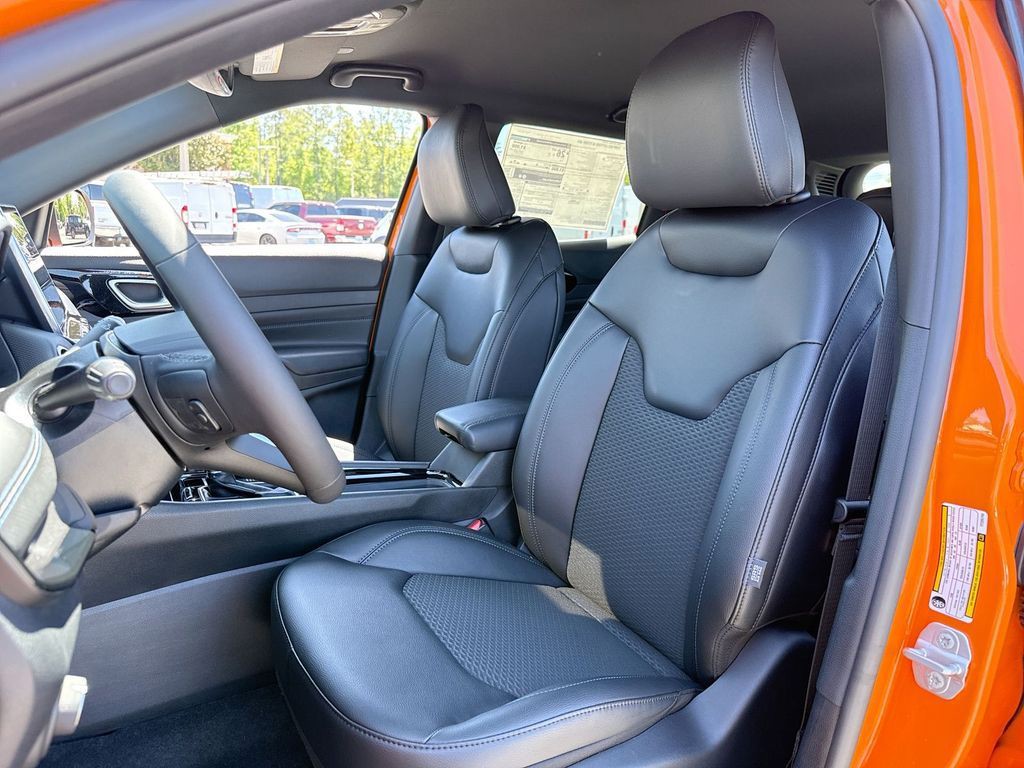 New 2026  Jeep Latitude image 10