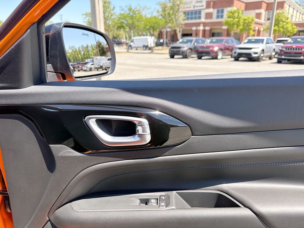 New 2026  Jeep Latitude image 25