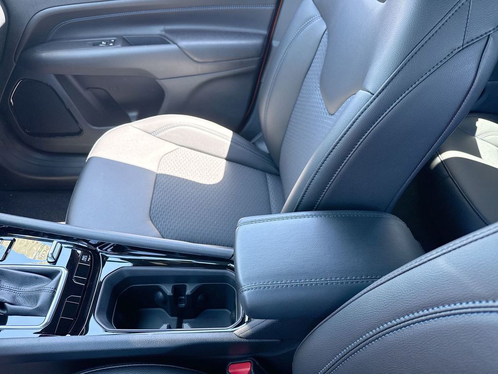 New 2026  Jeep Latitude image 18