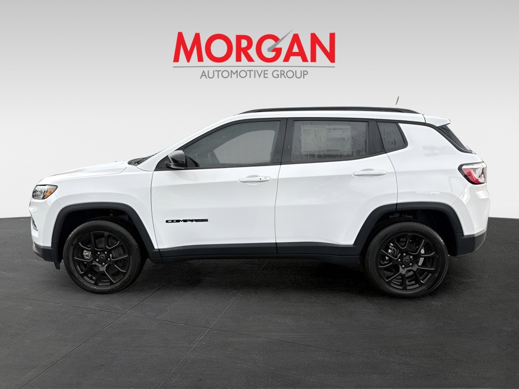 New 2026 White Jeep Latitude image 8