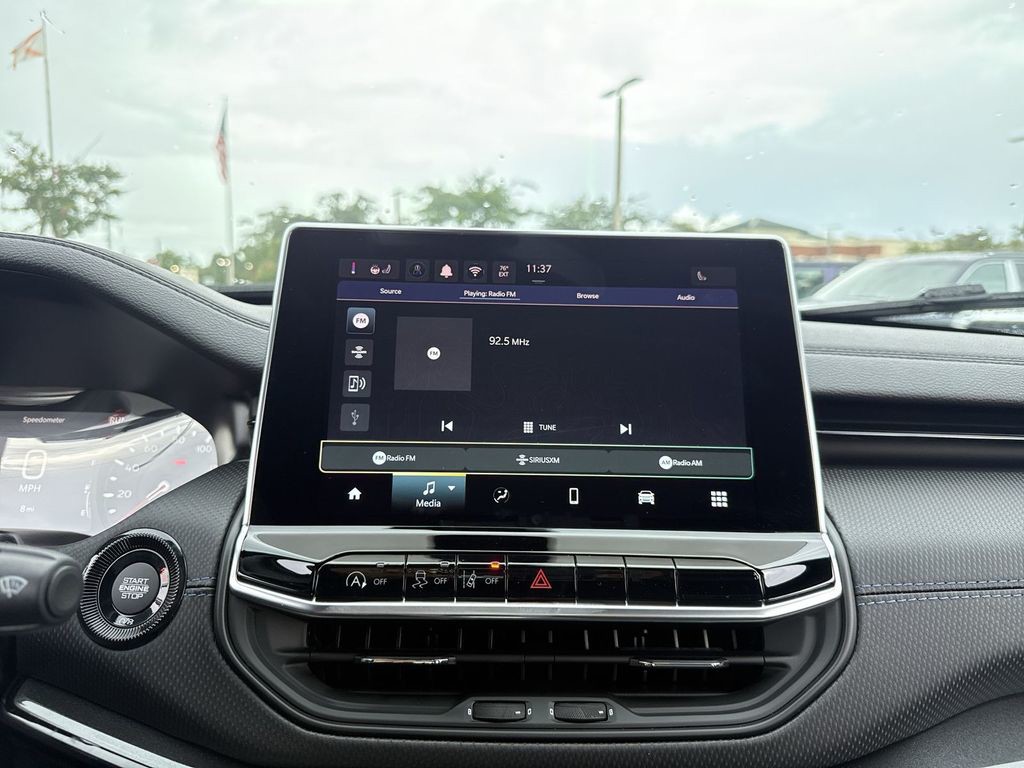 New 2026 White Jeep Latitude image 24