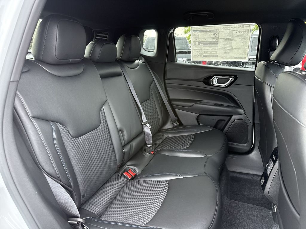 New 2026 White Jeep Latitude image 26