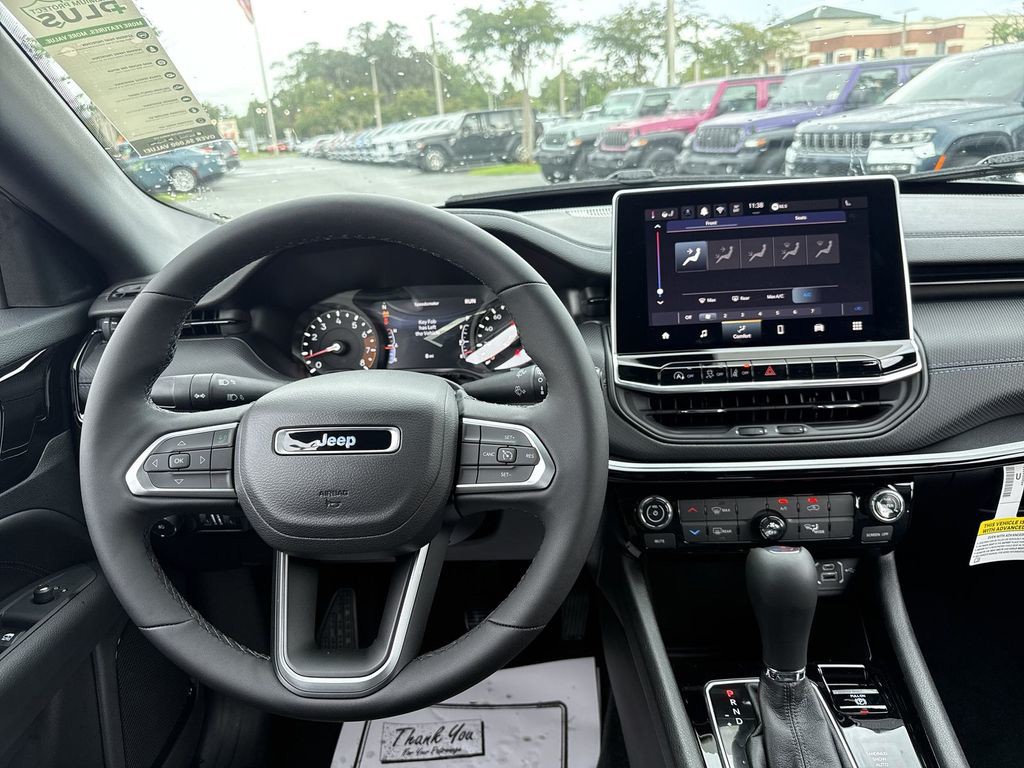 New 2026 White Jeep Latitude image 34