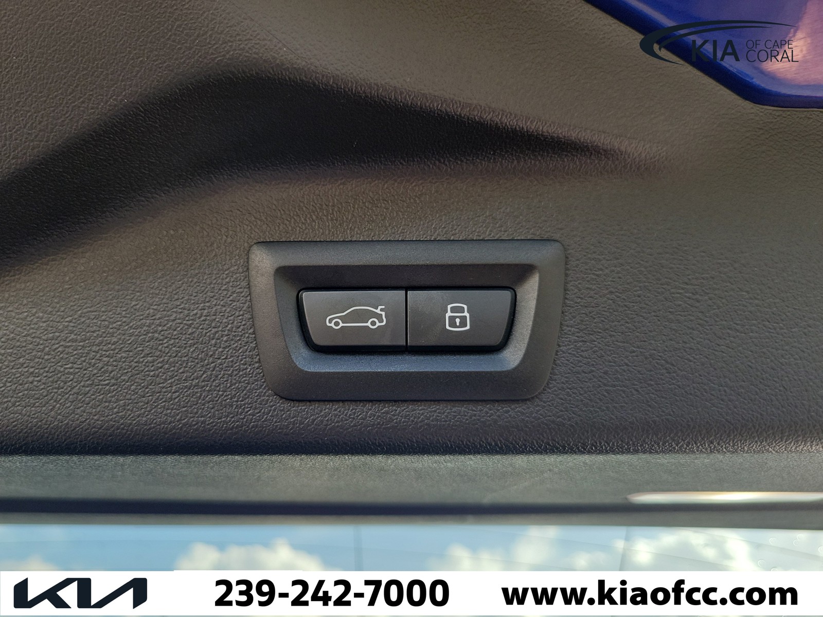 Used 2026 Blue Metallic BMW M60i image 14