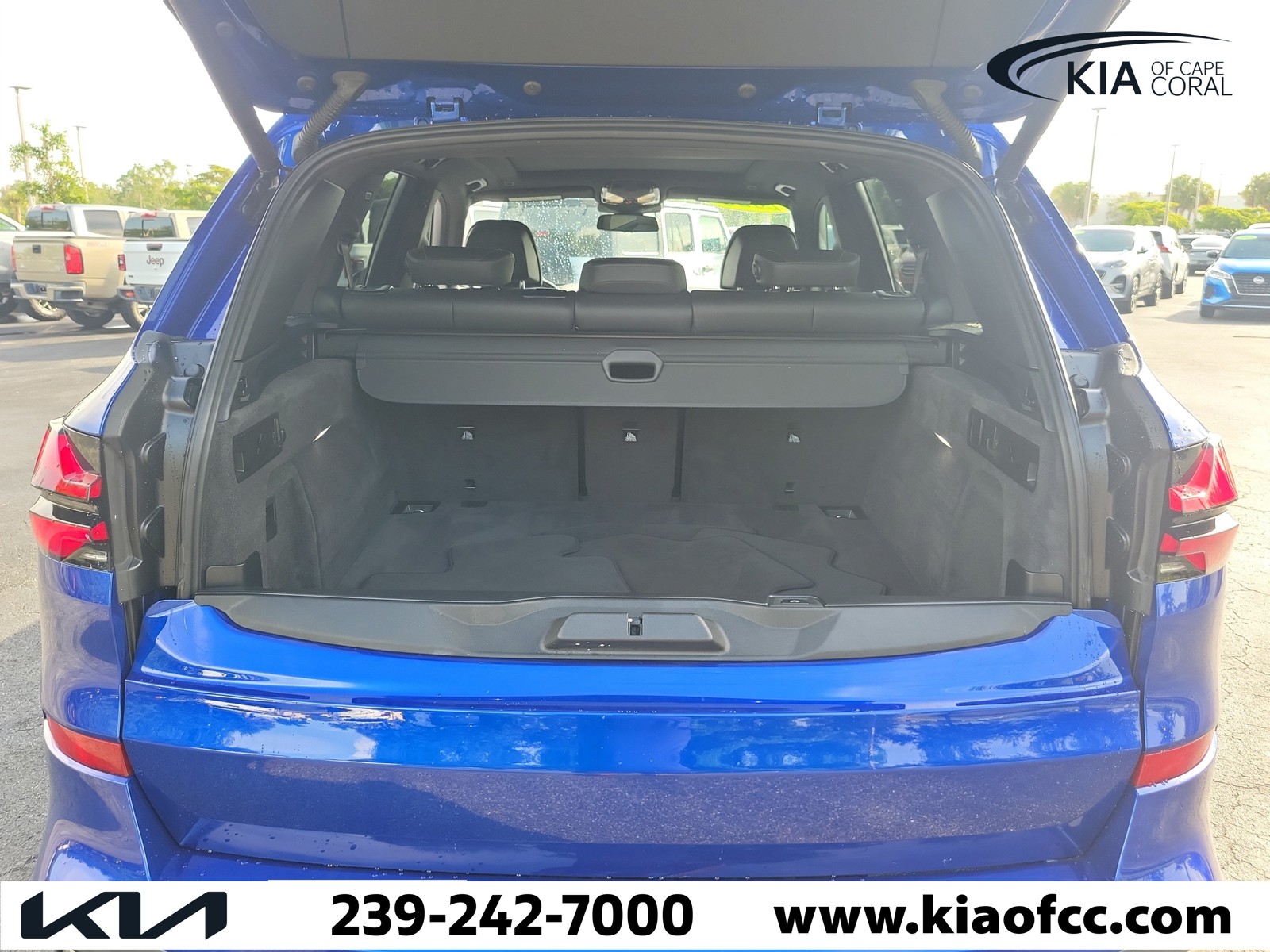 Used 2026 Blue Metallic BMW M60i image 11