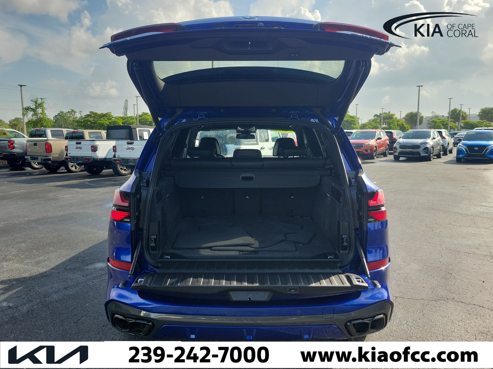 Used 2026 Blue Metallic BMW M60i image 13