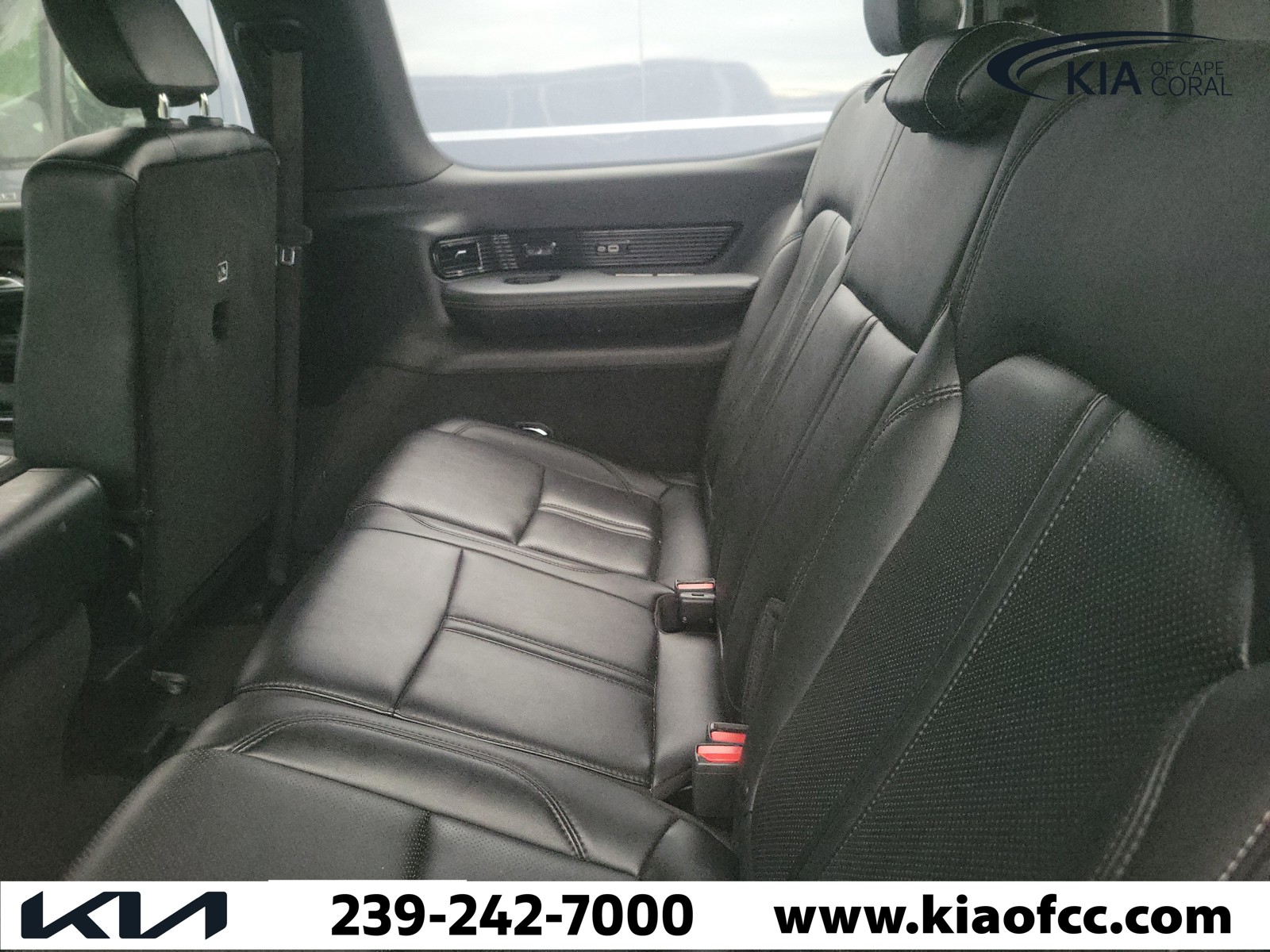 Used 2022 Diamond Black Crystal Pearlcoat Jeep Series I image 11