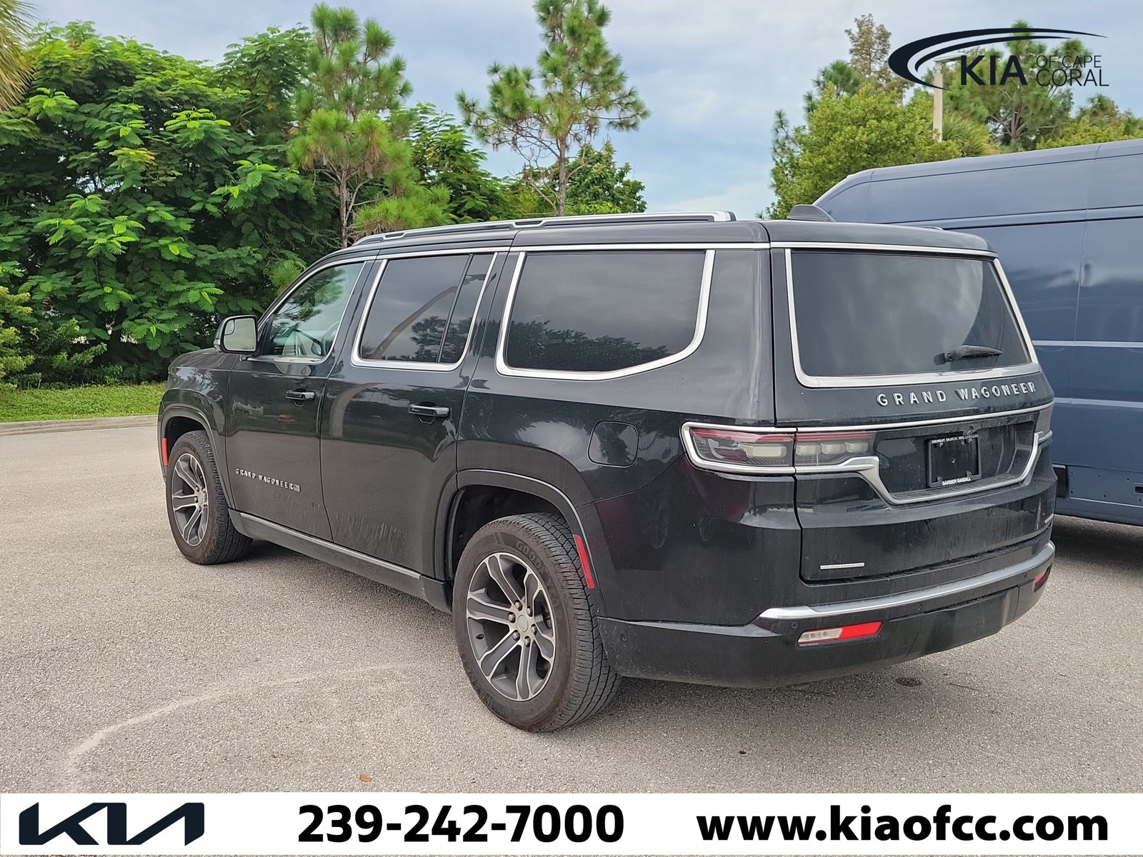 Used 2022 Diamond Black Crystal Pearlcoat Jeep Series I image 4