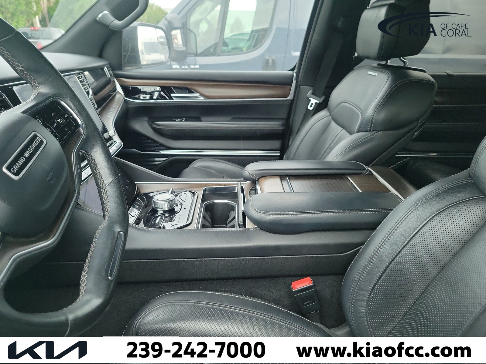 Used 2022 Diamond Black Crystal Pearlcoat Jeep Series I image 9