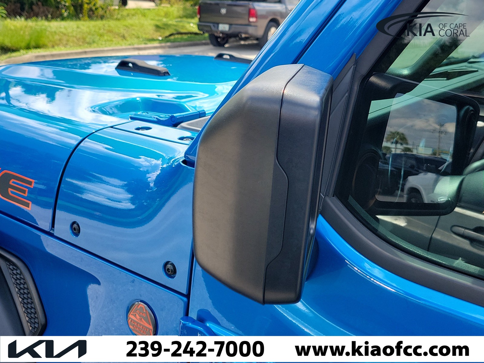 Used 2021 Hydro Blue Pearlcoat Jeep Mojave image 8