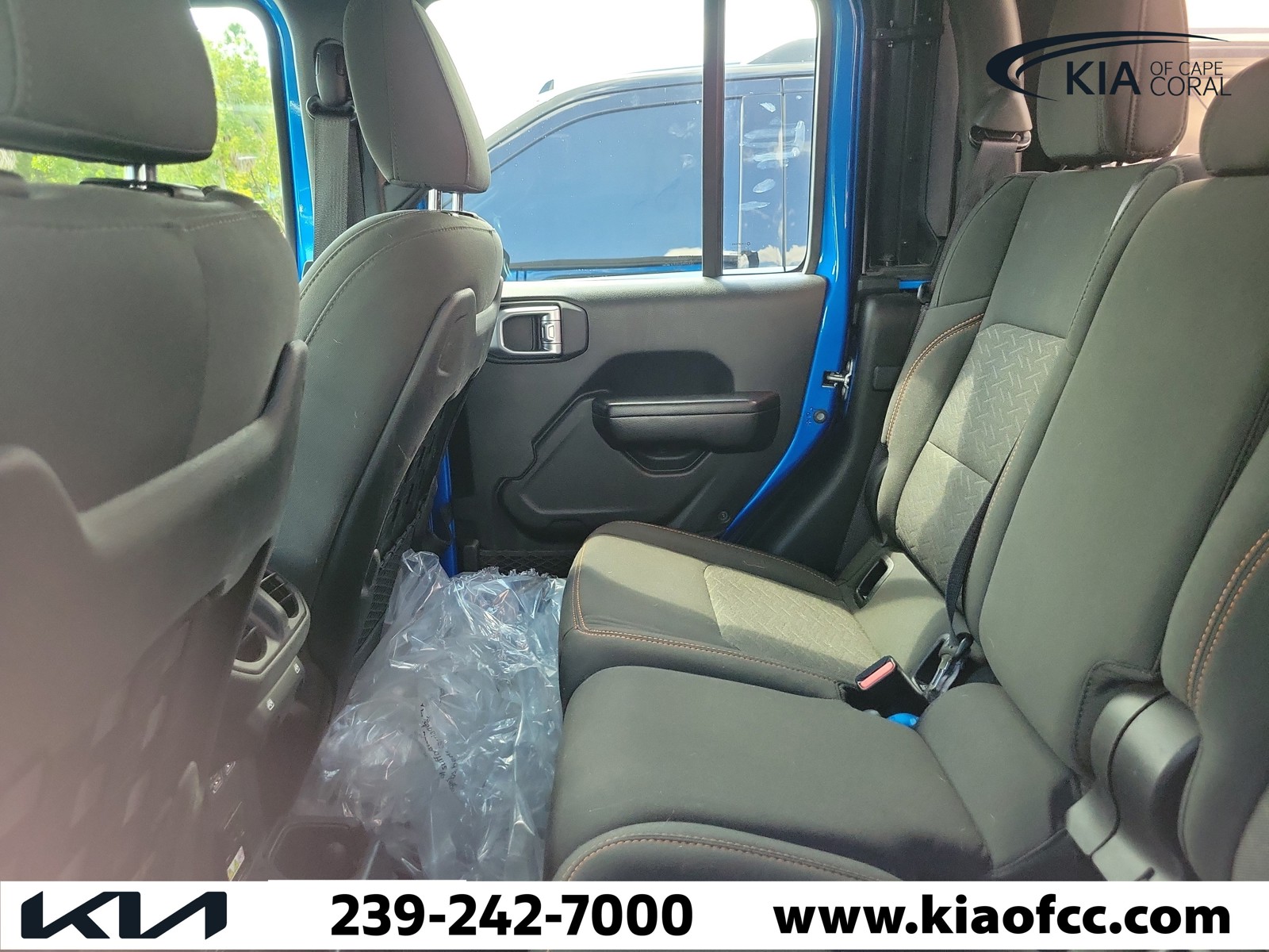 Used 2021 Hydro Blue Pearlcoat Jeep Mojave image 10