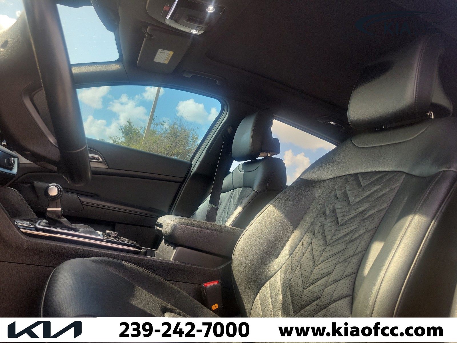 Certified Used 2024 Wolf Gray Kia X-Line image 28