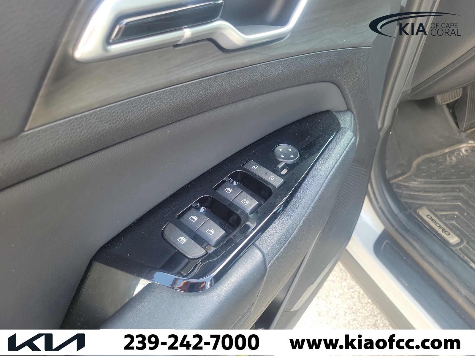 Certified Used 2024 Wolf Gray Kia X-Line image 26
