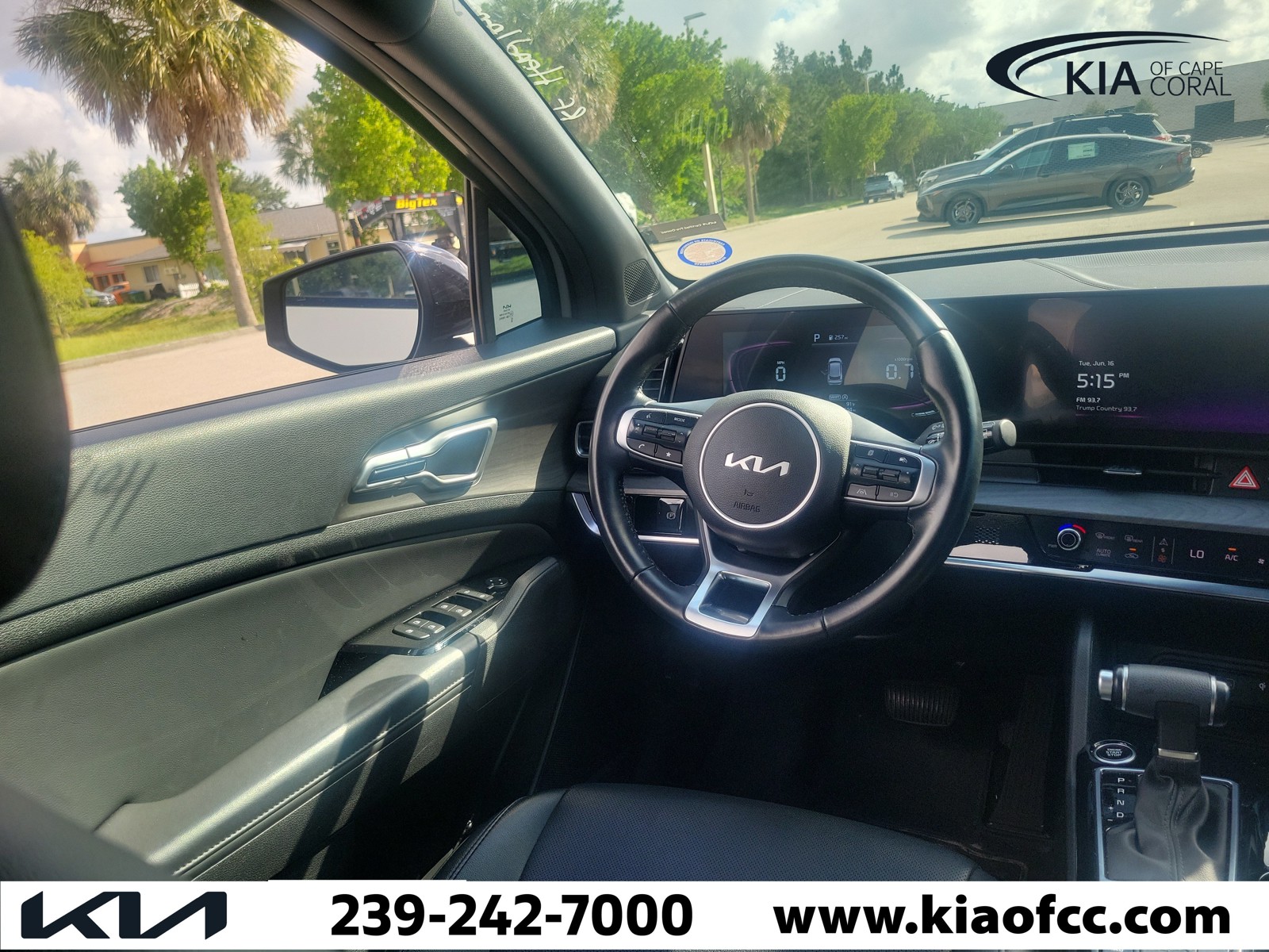 Certified Used 2024 Wolf Gray Kia X-Line image 23
