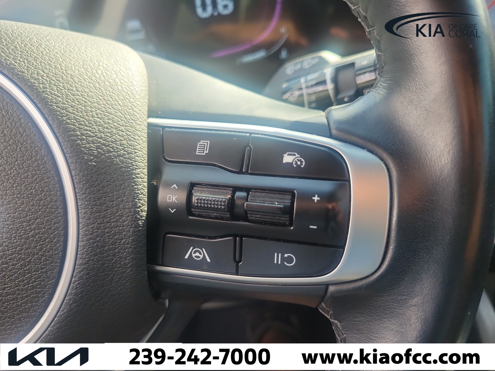 Certified Used 2024 Wolf Gray Kia X-Line image 34