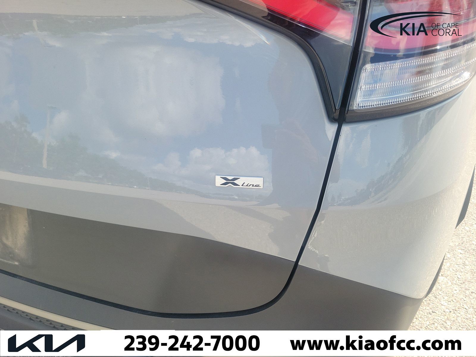 Certified Used 2024 Wolf Gray Kia X-Line image 10