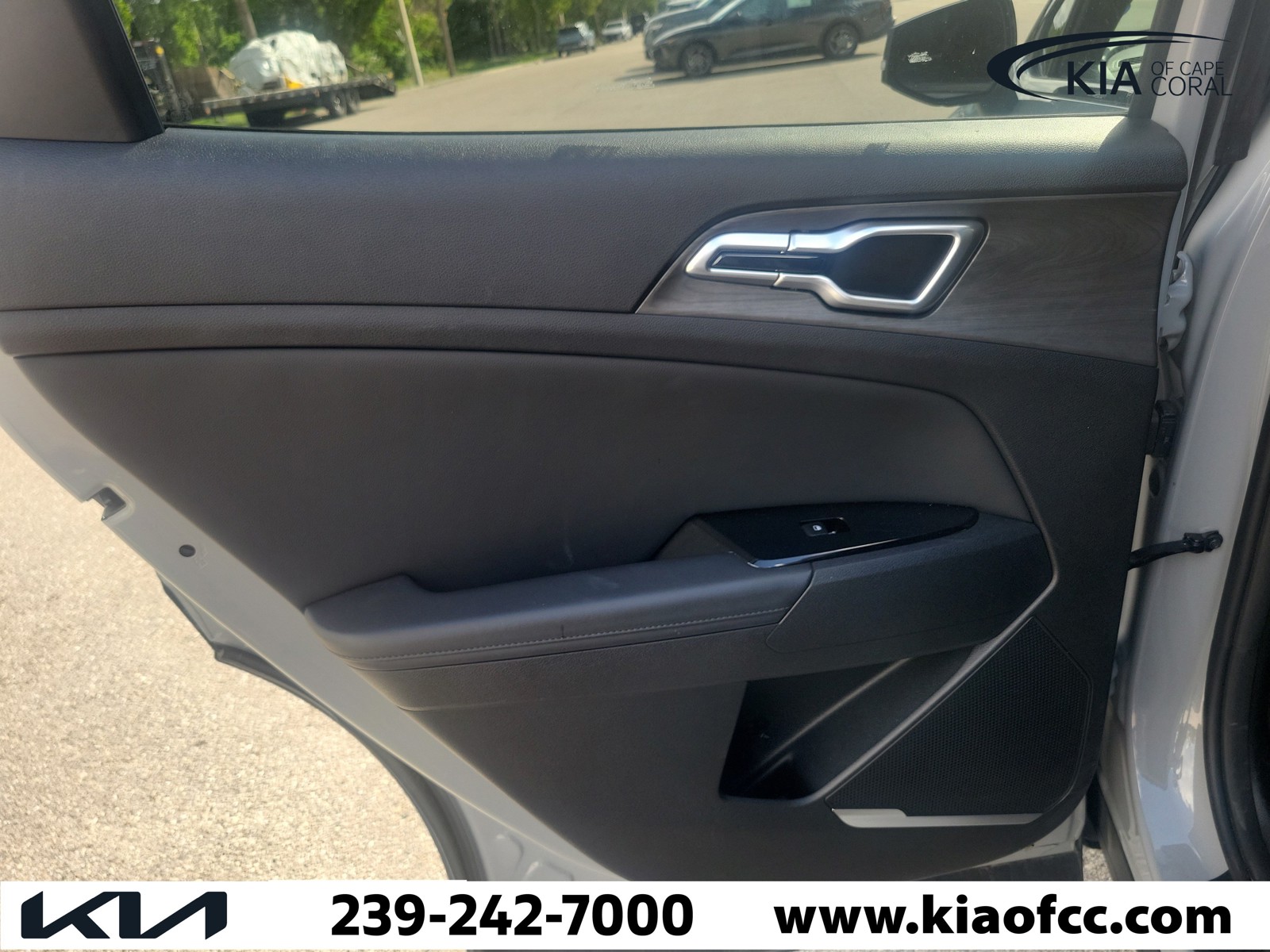 Certified Used 2024 Wolf Gray Kia X-Line image 13