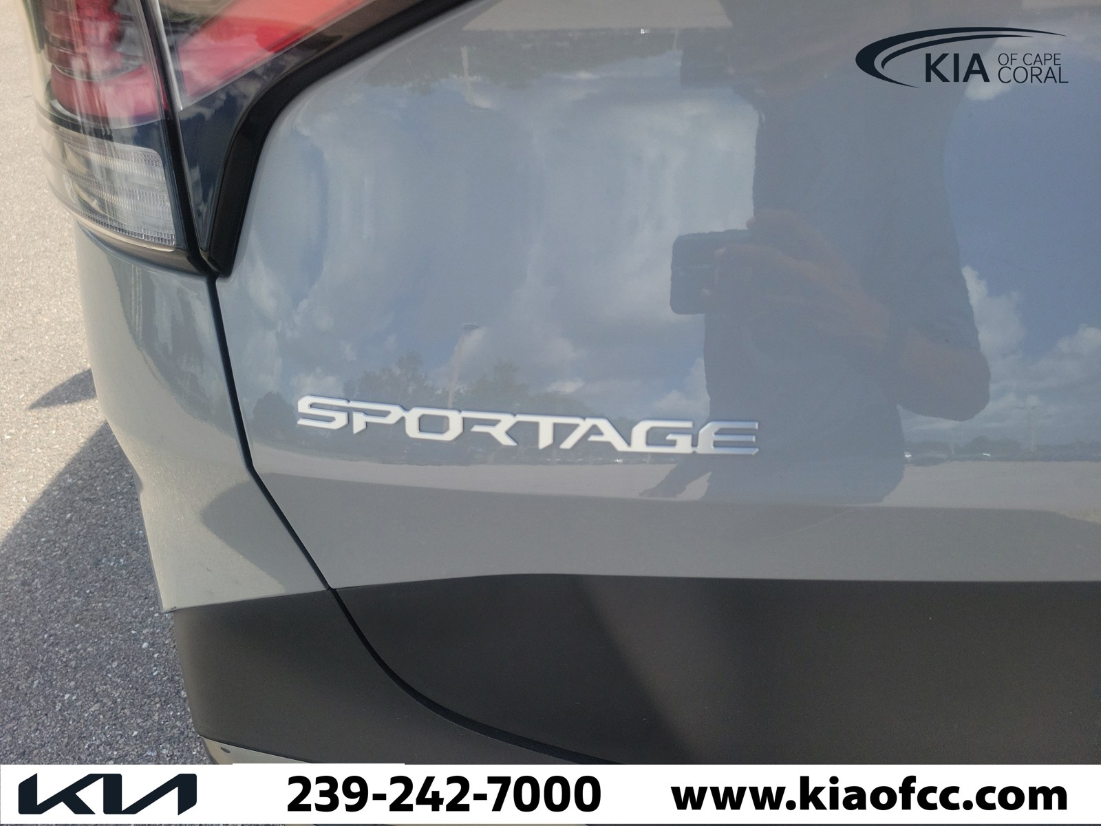 Certified Used 2024 Wolf Gray Kia X-Line image 12
