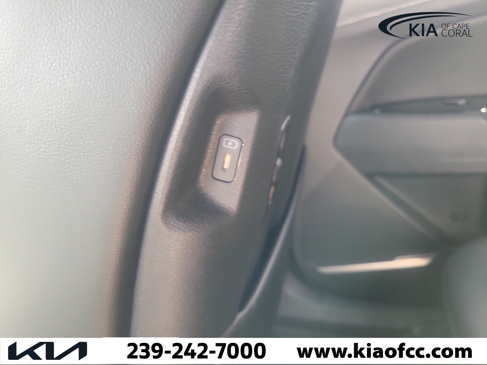 Certified Used 2024 Wolf Gray Kia X-Line image 18