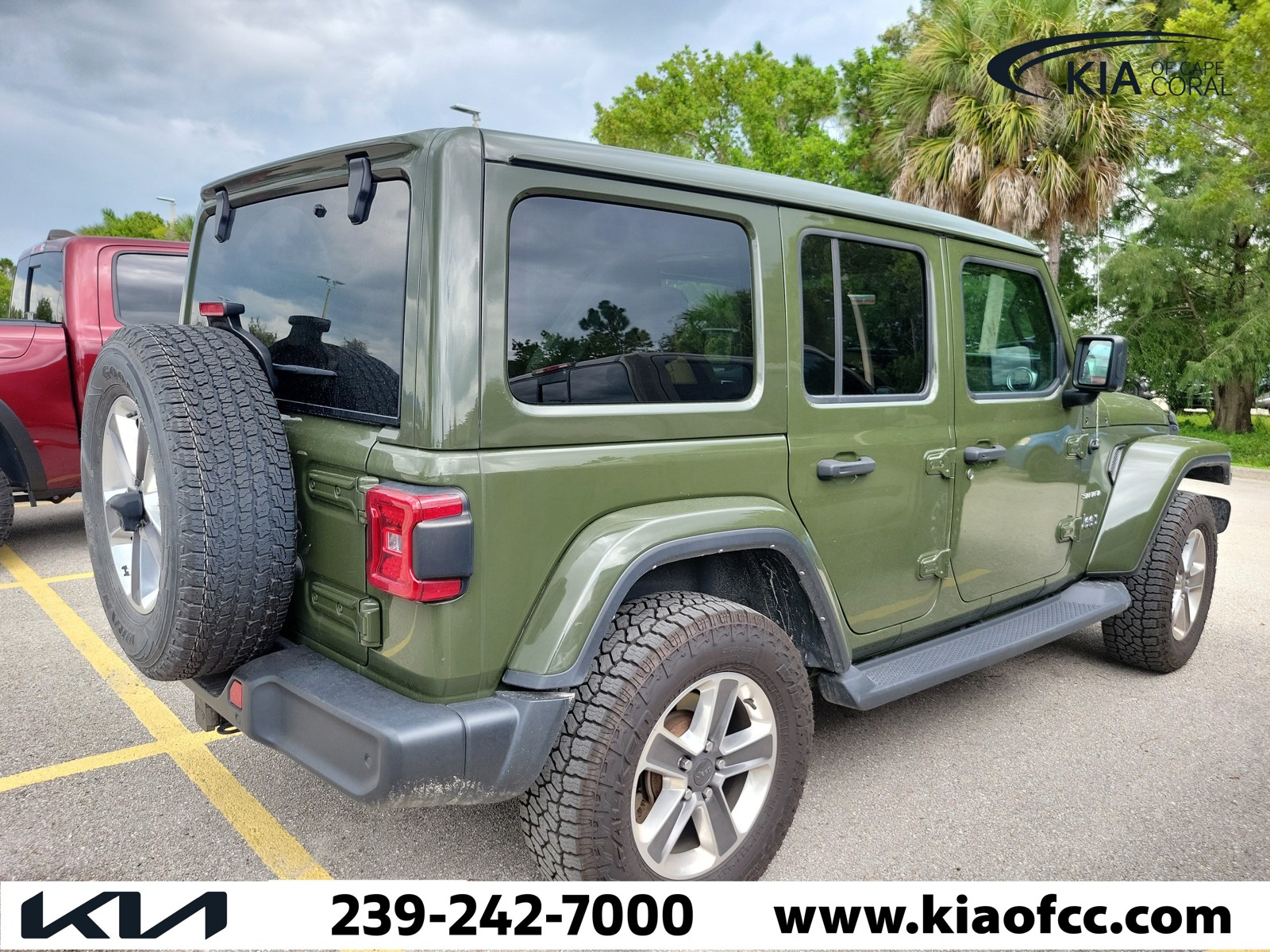 Used 2021 Sarge Green Clearcoat Jeep Unlimited Sahara image 7