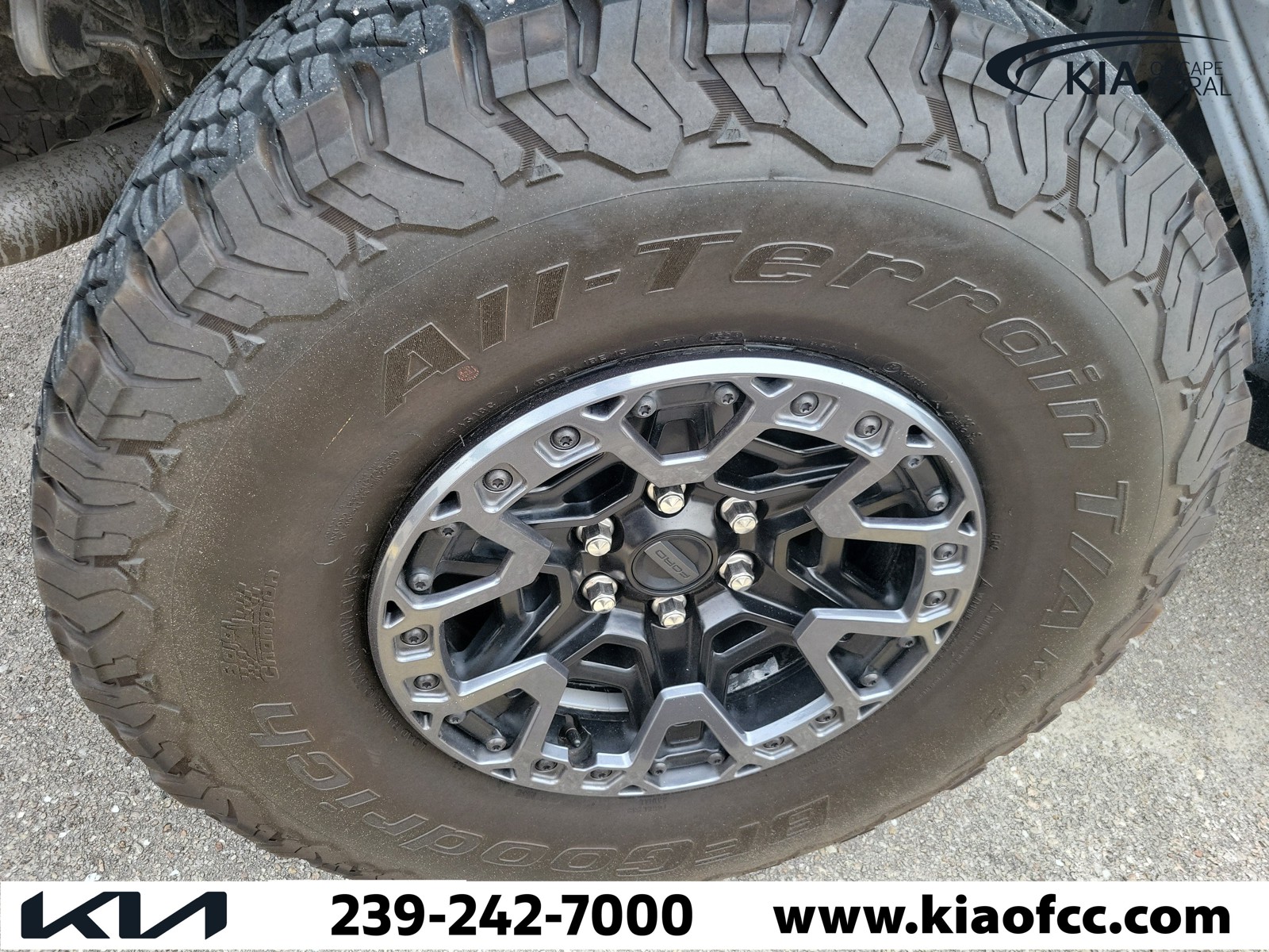 Used 2024 Oxford White Ford Raptor image 8