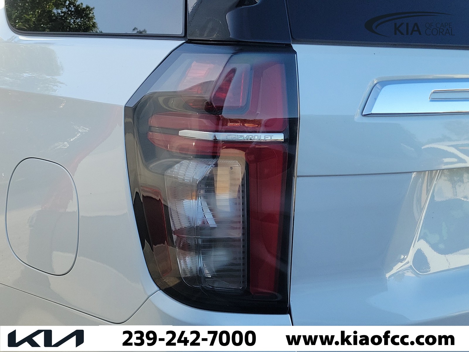 Used 2022 Iridescent Pearl Tricoat Chevrolet Premier image 7