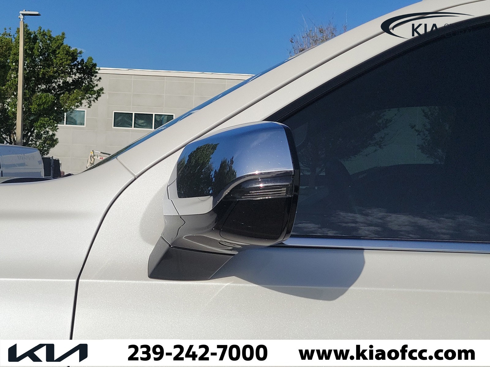 Used 2022 Iridescent Pearl Tricoat Chevrolet Premier image 5