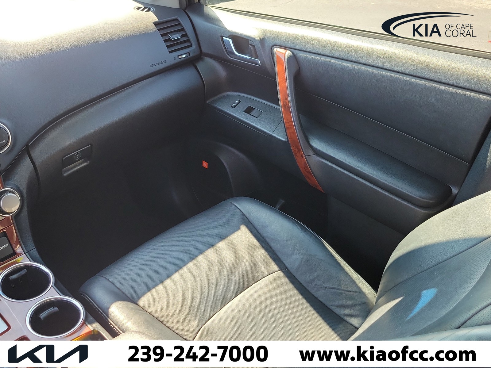 Used 2013 Sizzling Crimson Mica Toyota Limited image 19
