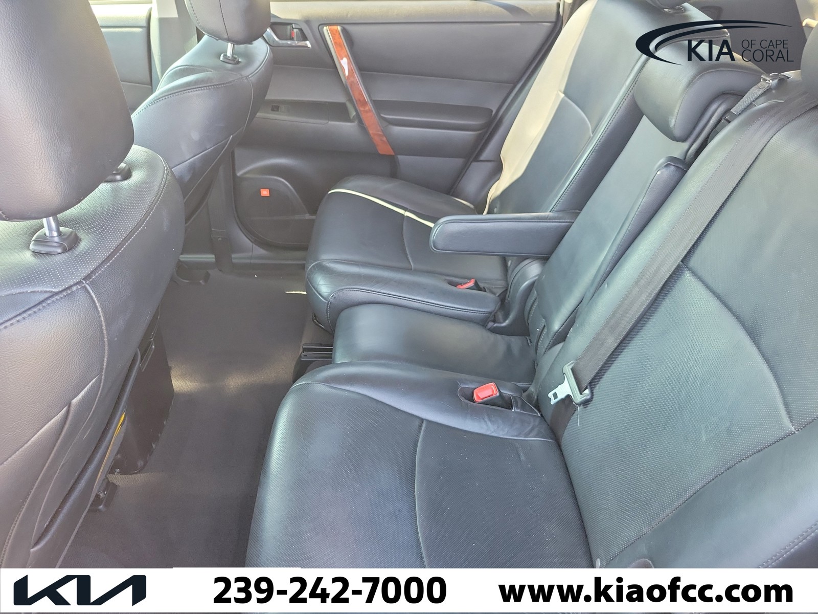 Used 2013 Sizzling Crimson Mica Toyota Limited image 12