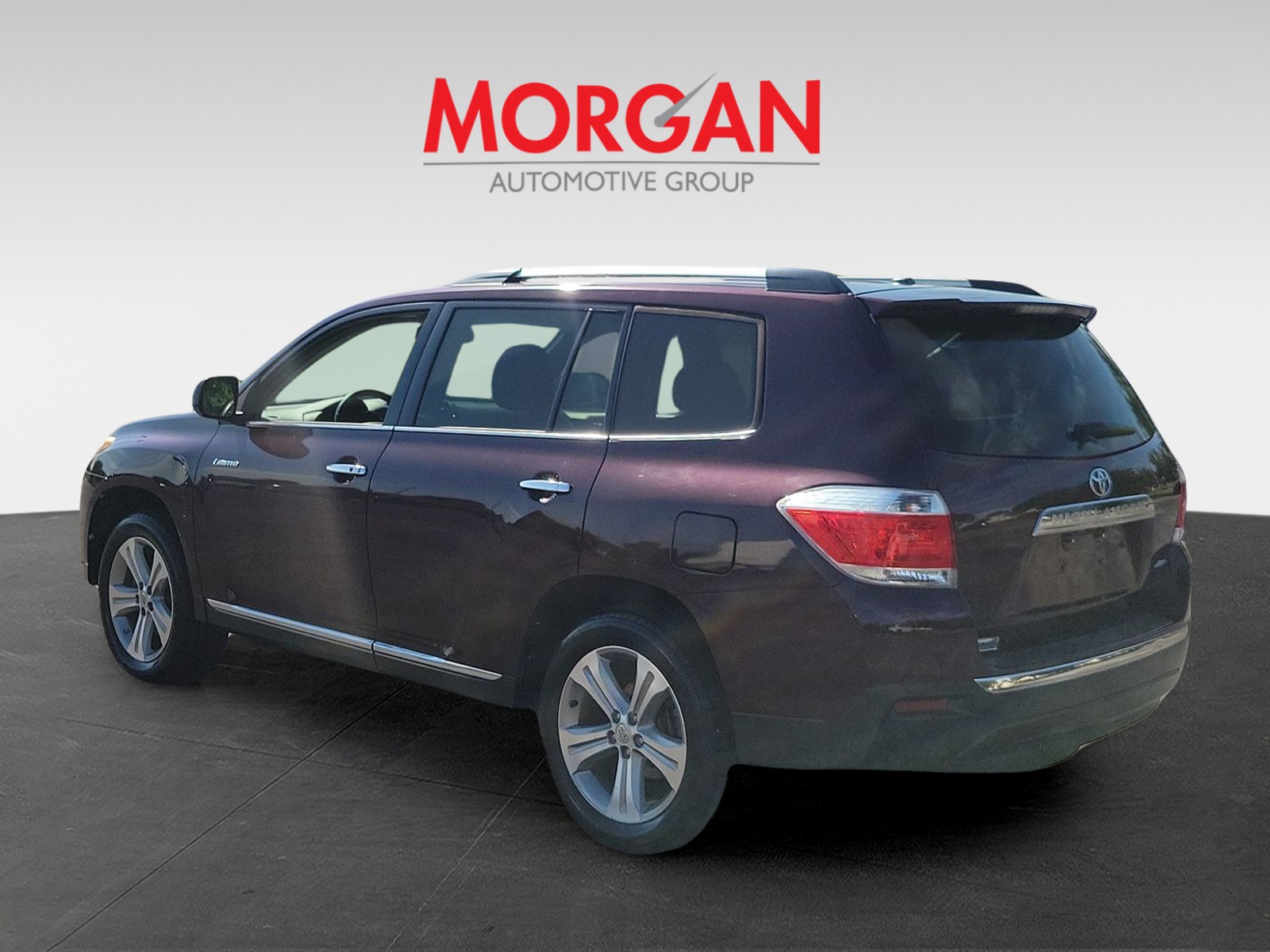 Used 2013 Sizzling Crimson Mica Toyota Limited image 4