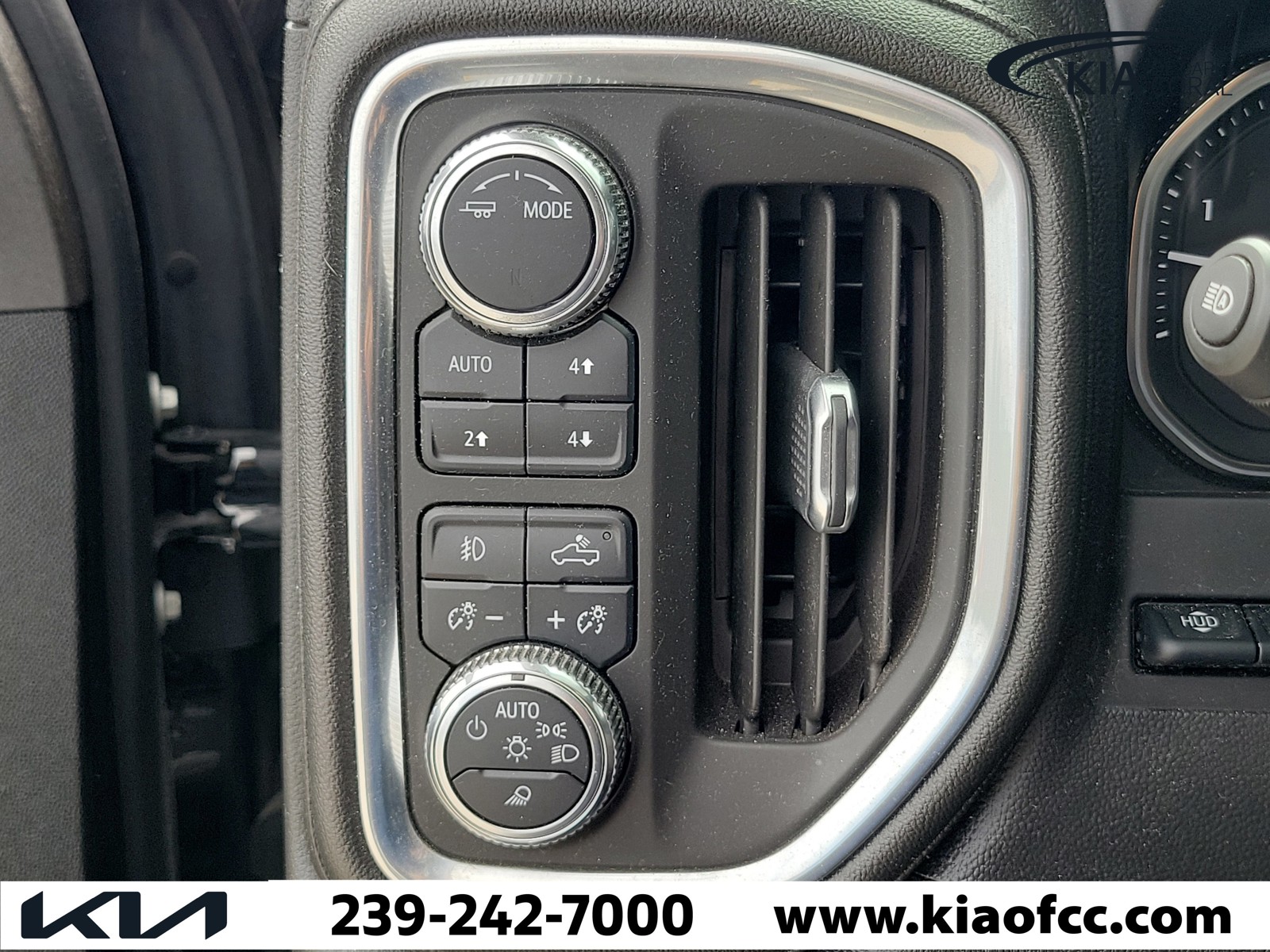 Used 2021 Onyx Black GMC Denali image 26