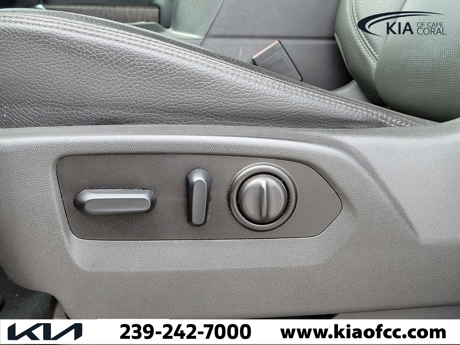 Used 2021 Onyx Black GMC Denali image 22