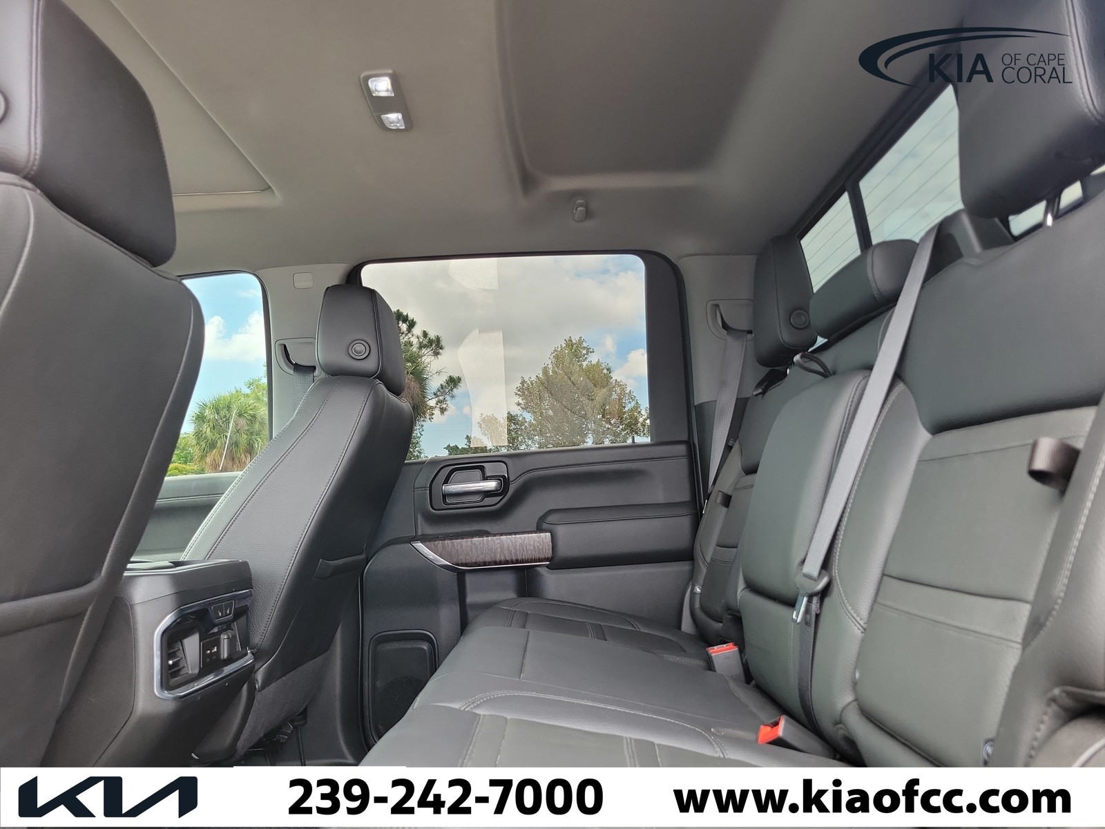 Used 2021 Onyx Black GMC Denali image 11