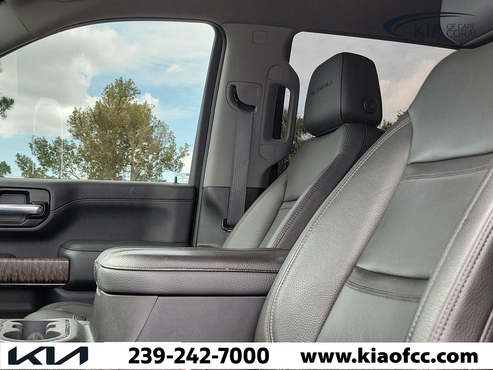 Used 2021 Onyx Black GMC Denali image 21