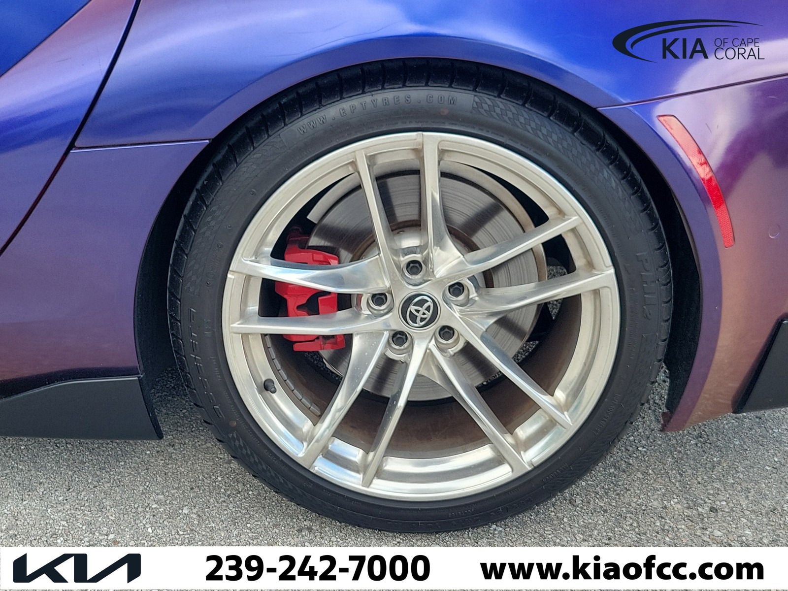 Used 2022 Renaissance Red Toyota 3.0 image 8