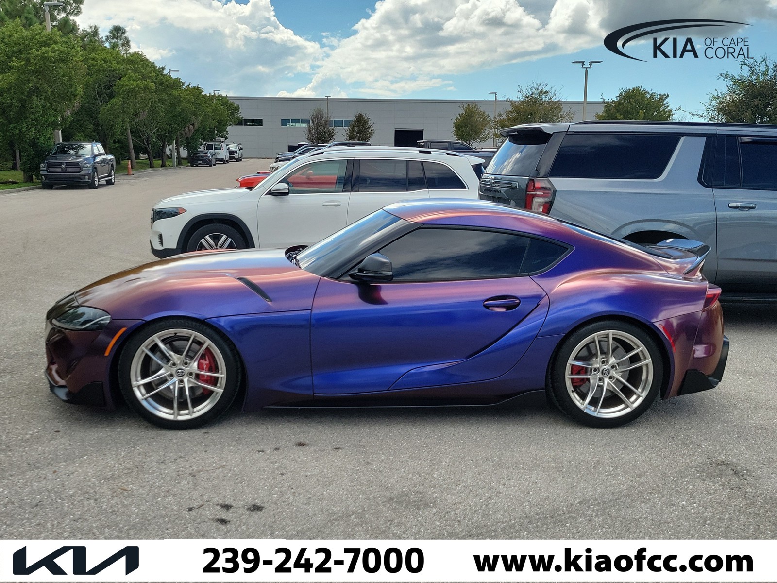 Used 2022 Renaissance Red Toyota 3.0 image 4