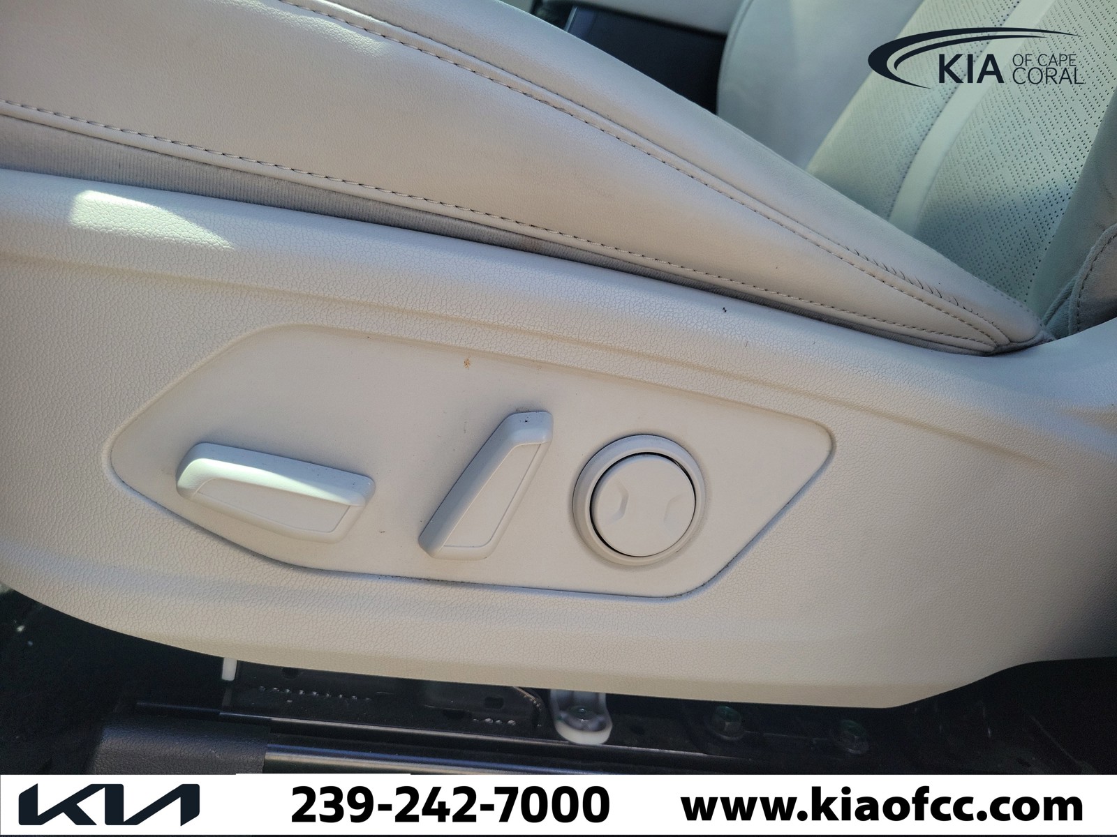 Certified Used 2023 Sapphire Blue Kia S image 25