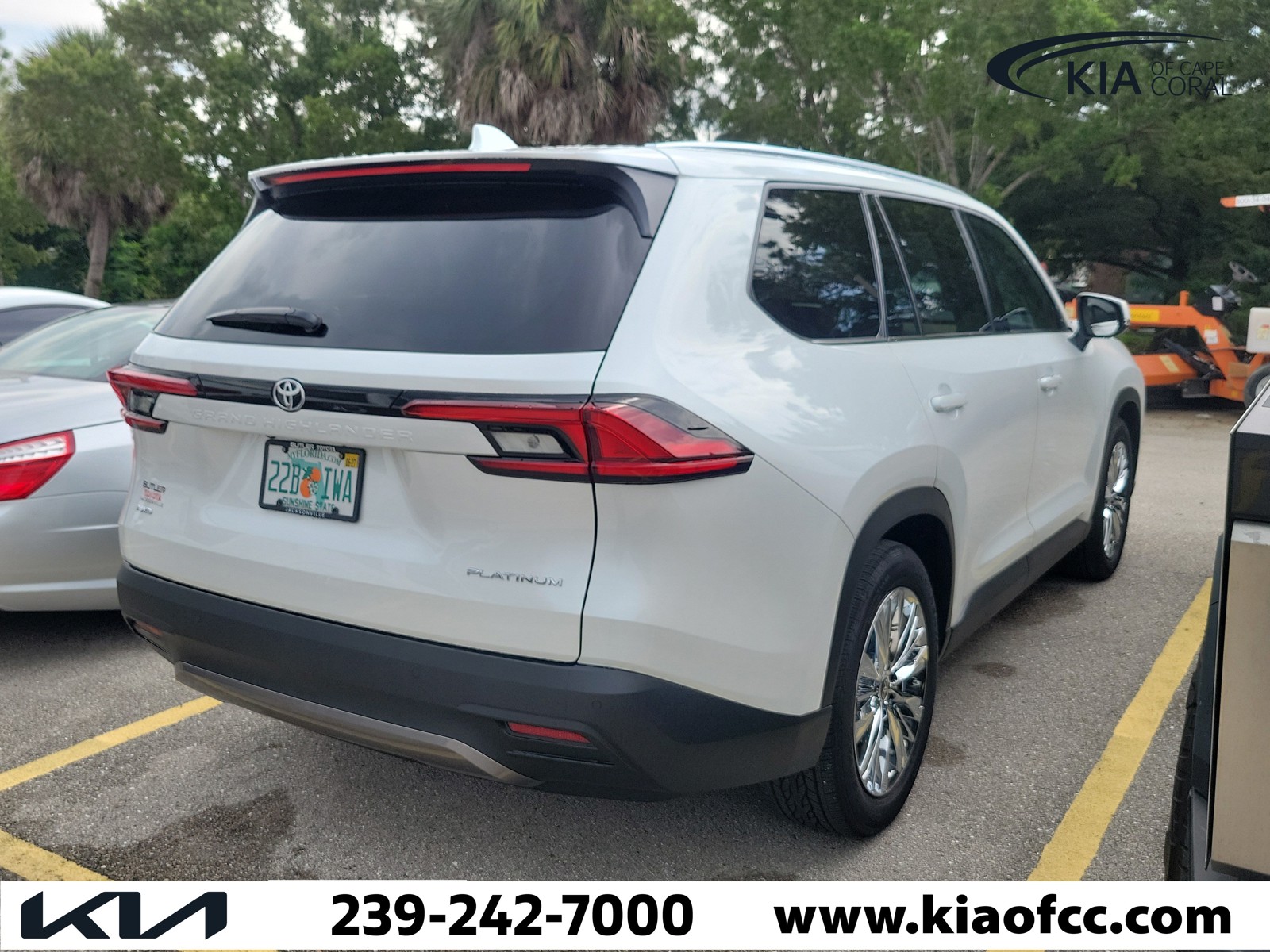 Used 2026 Pearl Toyota Platinum image 5