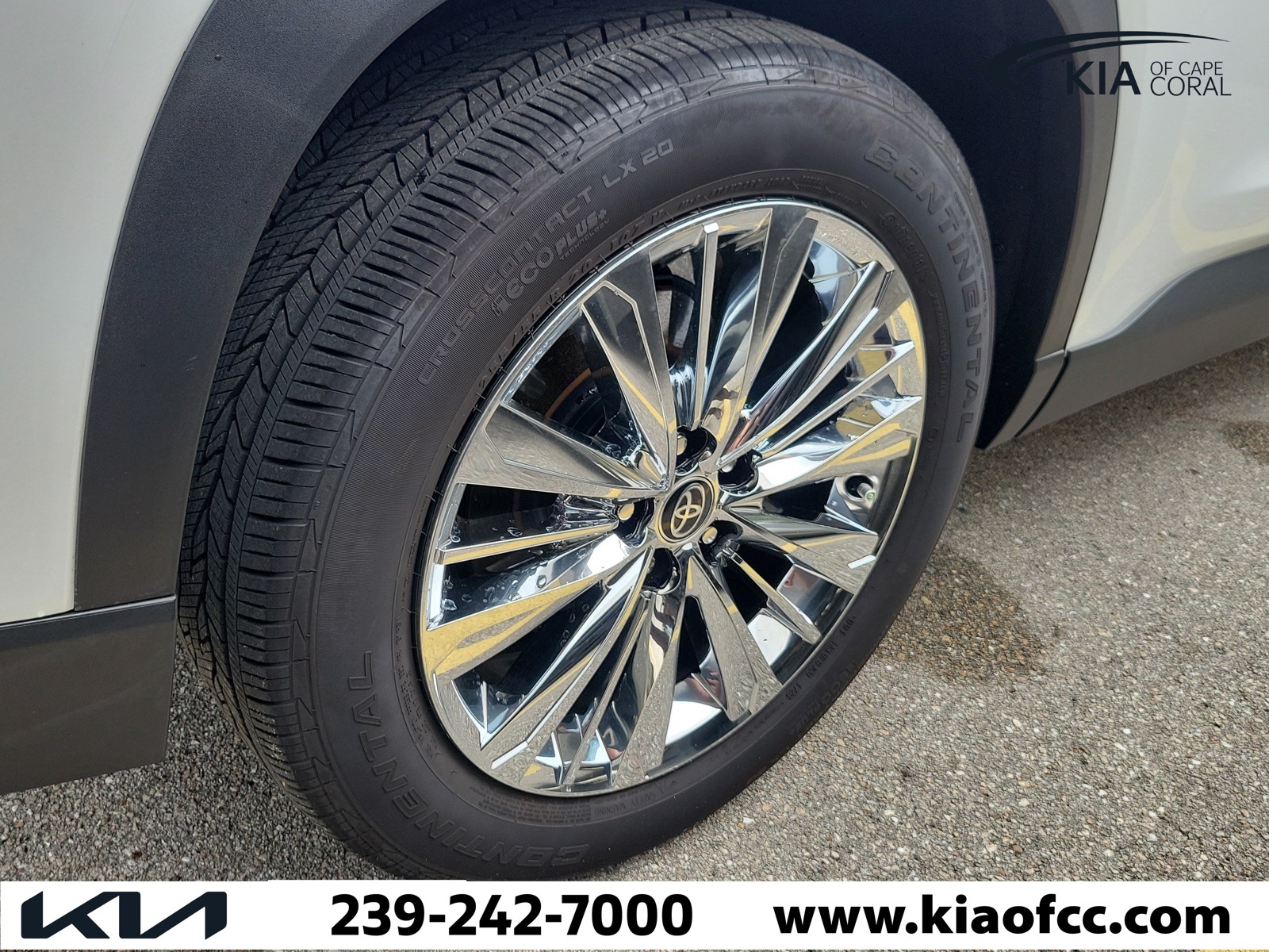Used 2026 Pearl Toyota Platinum image 6