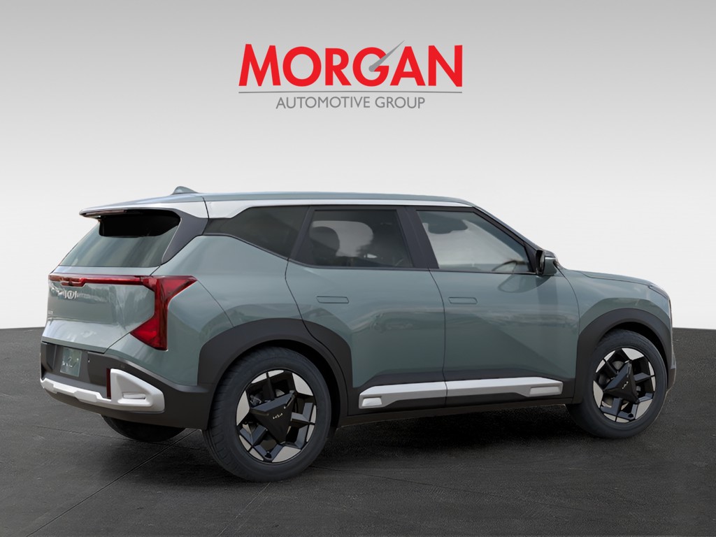 New 2027 Iceberg Green Kia S image 6