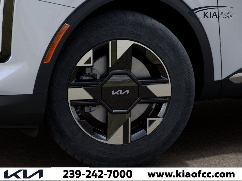 New 2026 Glacial White Pearl Kia LX image 9