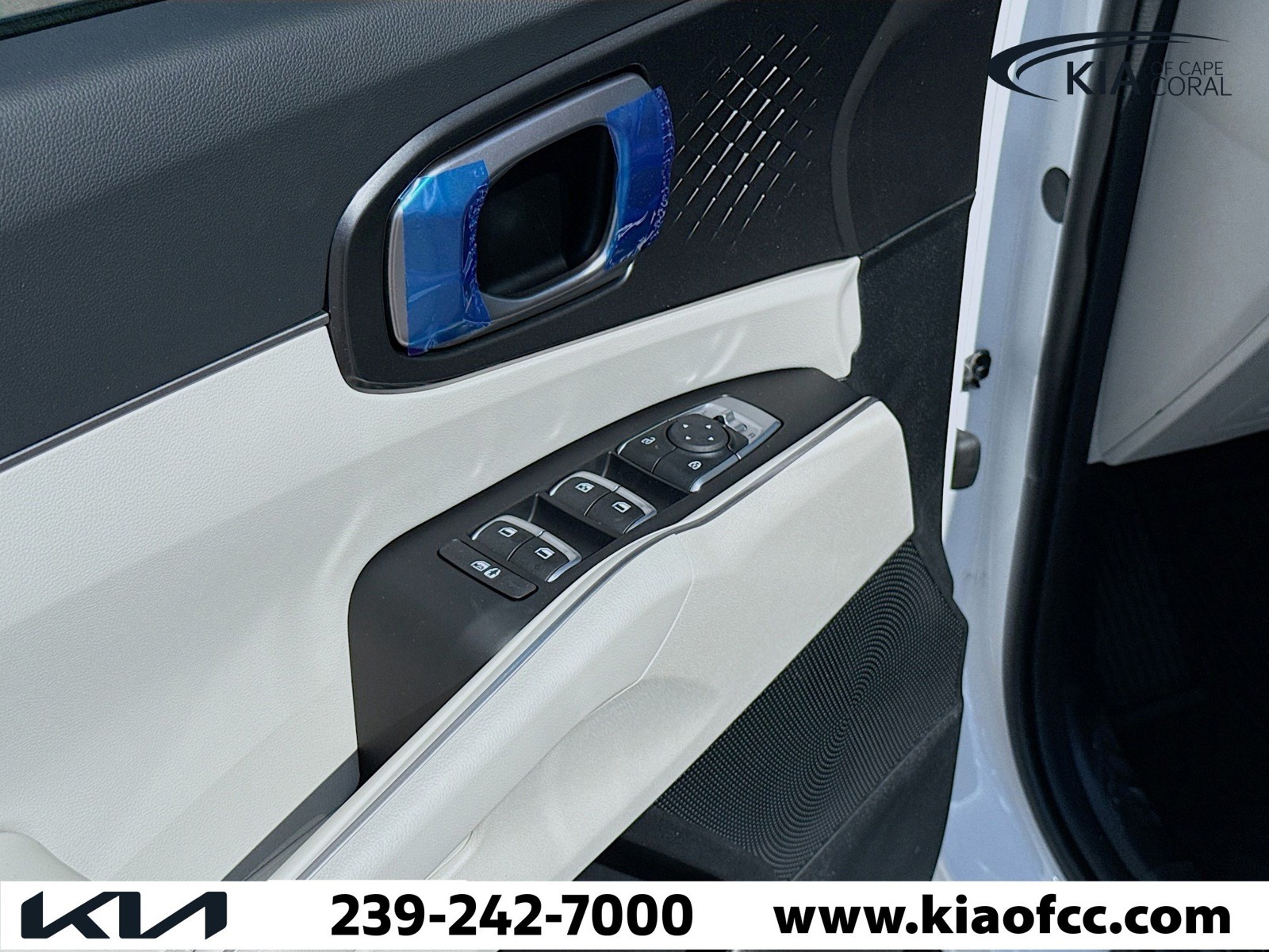New 2026 Glacial White Pearl Kia S image 22