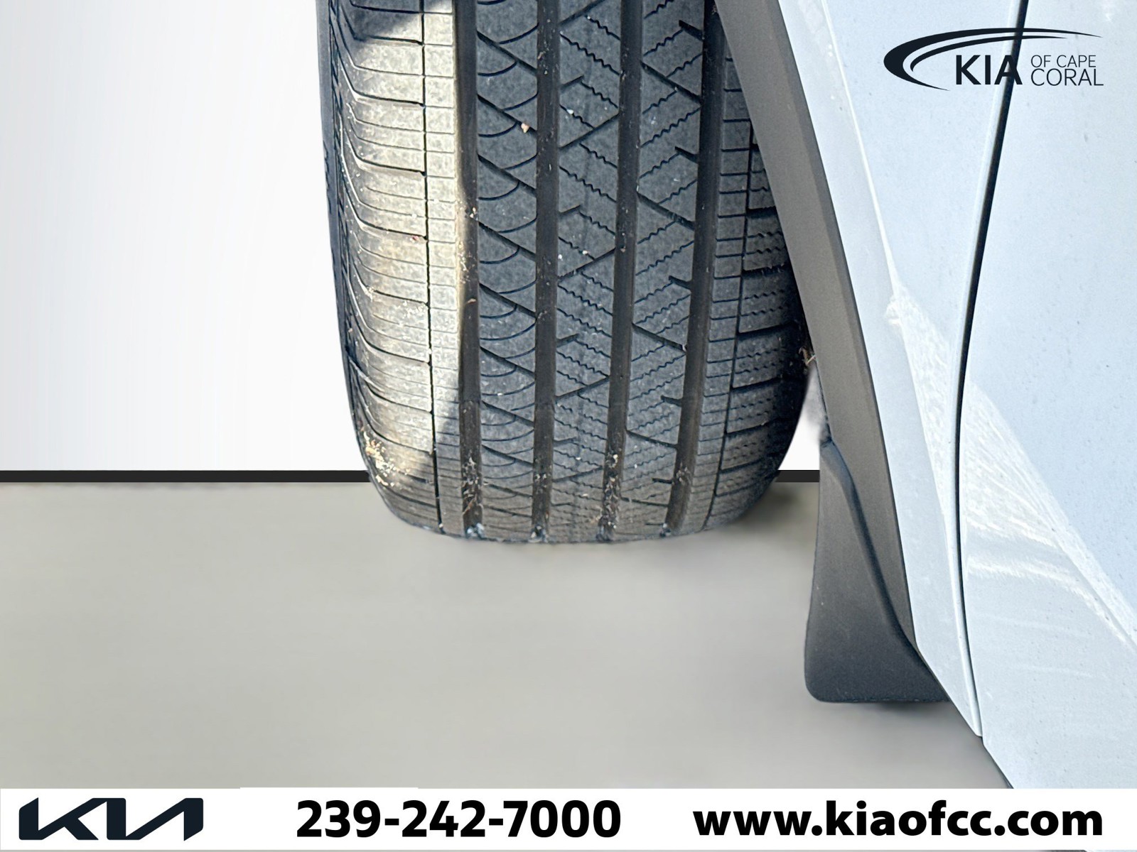 New 2026 Glacial White Pearl Kia S image 40
