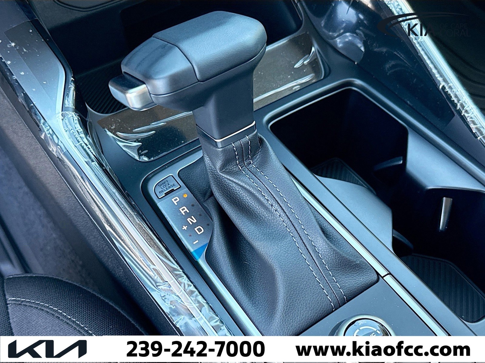 New 2026 Glacial White Pearl Kia LX image 27