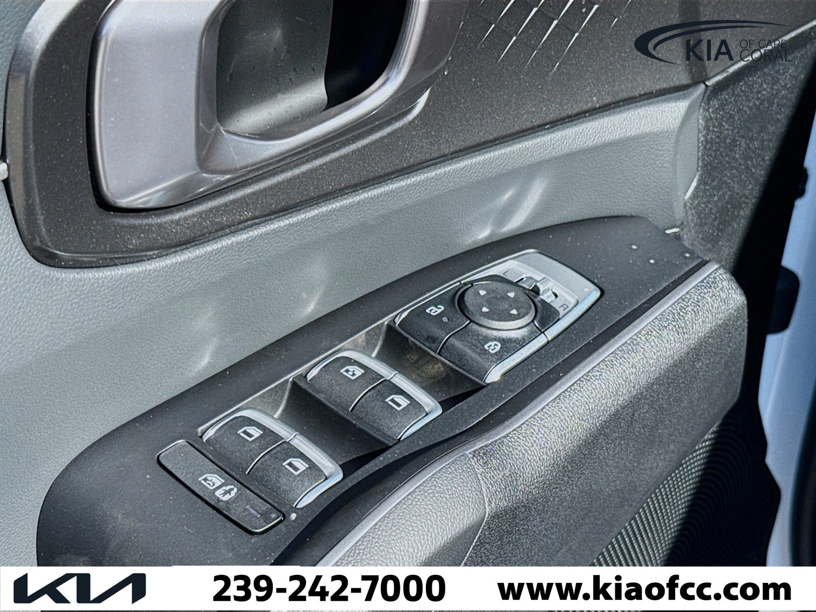 New 2026 Glacial White Pearl Kia LX image 22