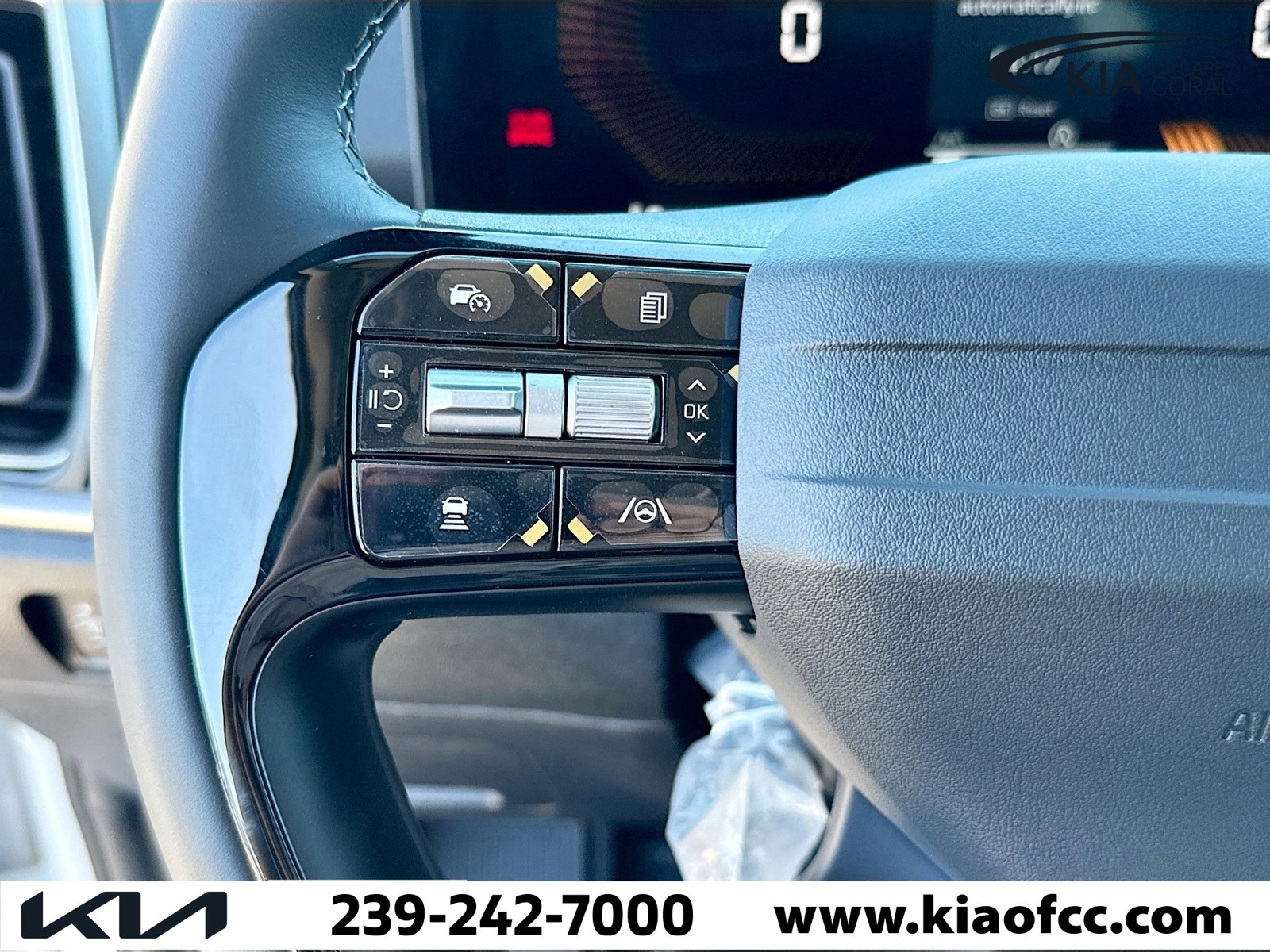 New 2026 Glacial White Pearl Kia LX image 36