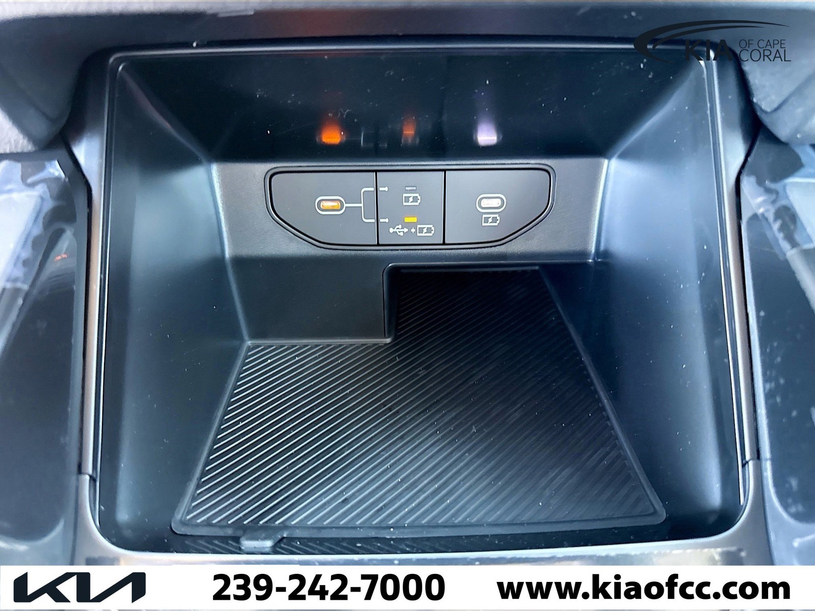 New 2026 Glacial White Pearl Kia LX image 29