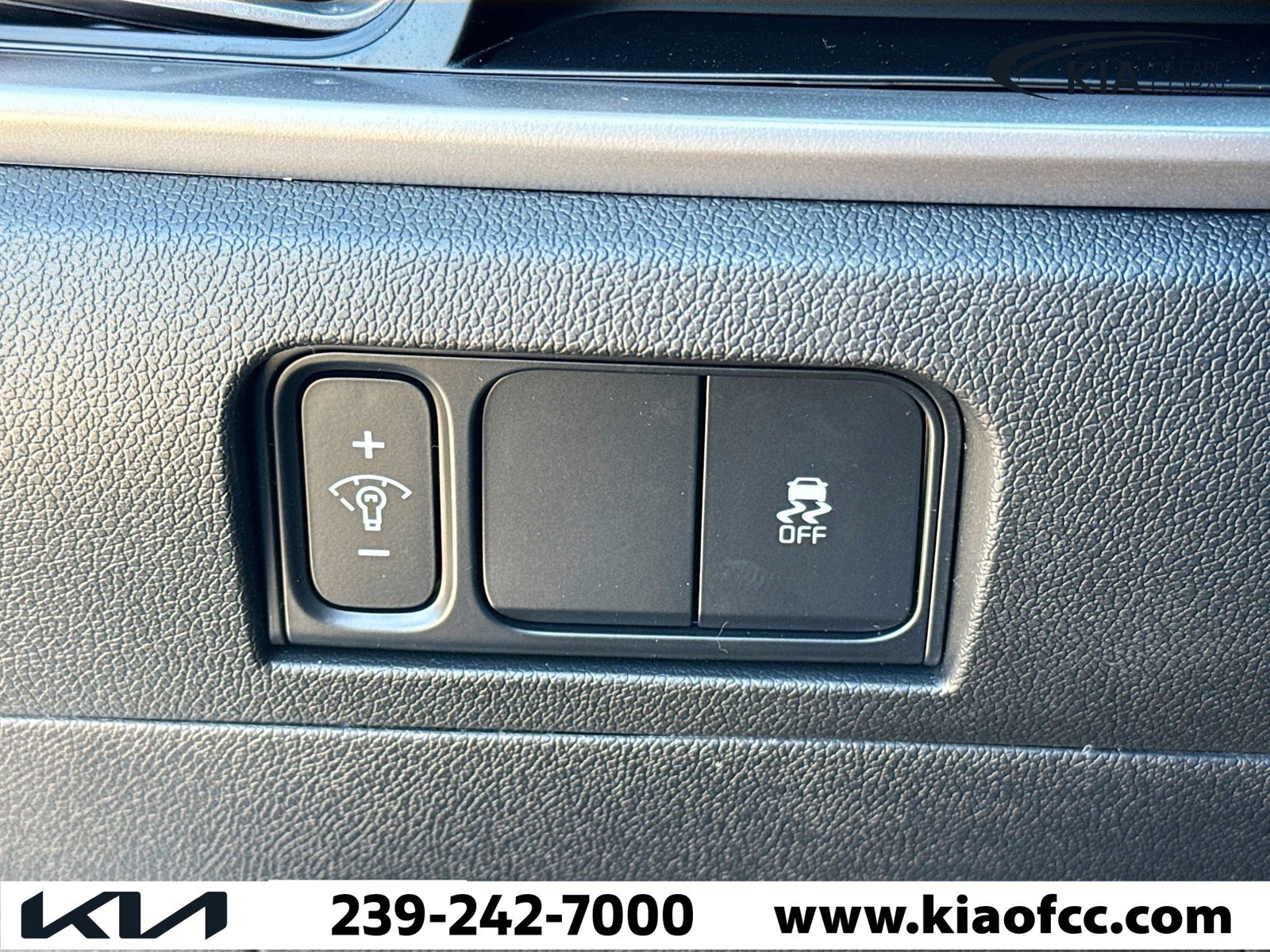 New 2026 Glacial White Pearl Kia LX image 34